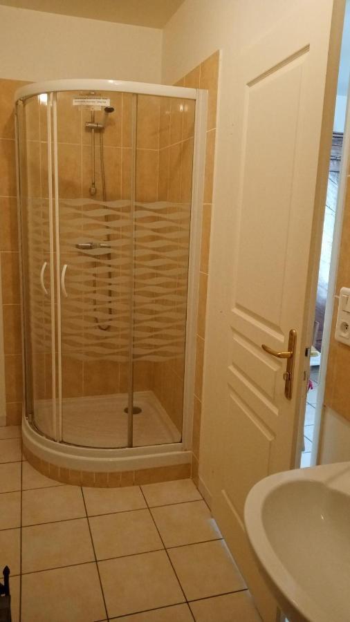 Chambre d'Elisabeth à la Ferme Montépilloy Esterno foto